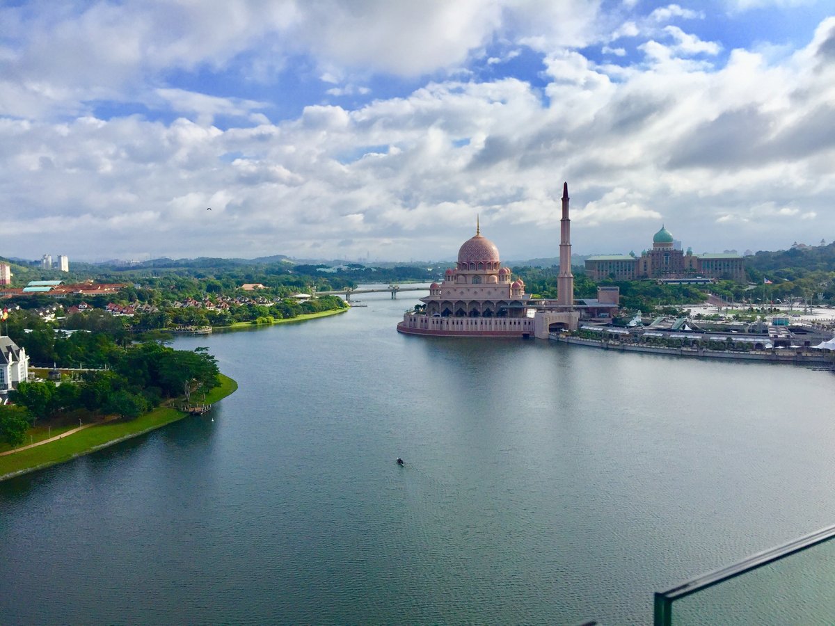 Lake putrajaya Cruise Tasik