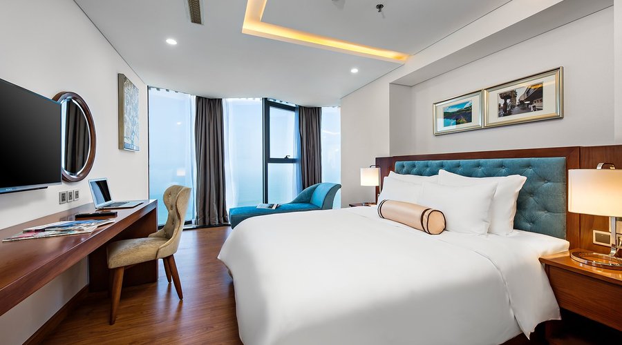 PARIS DELI DANANG BEACH HOTEL (Đà Nẵng) - Đánh giá Khách sạn & So sánh giá  - Tripadvisor