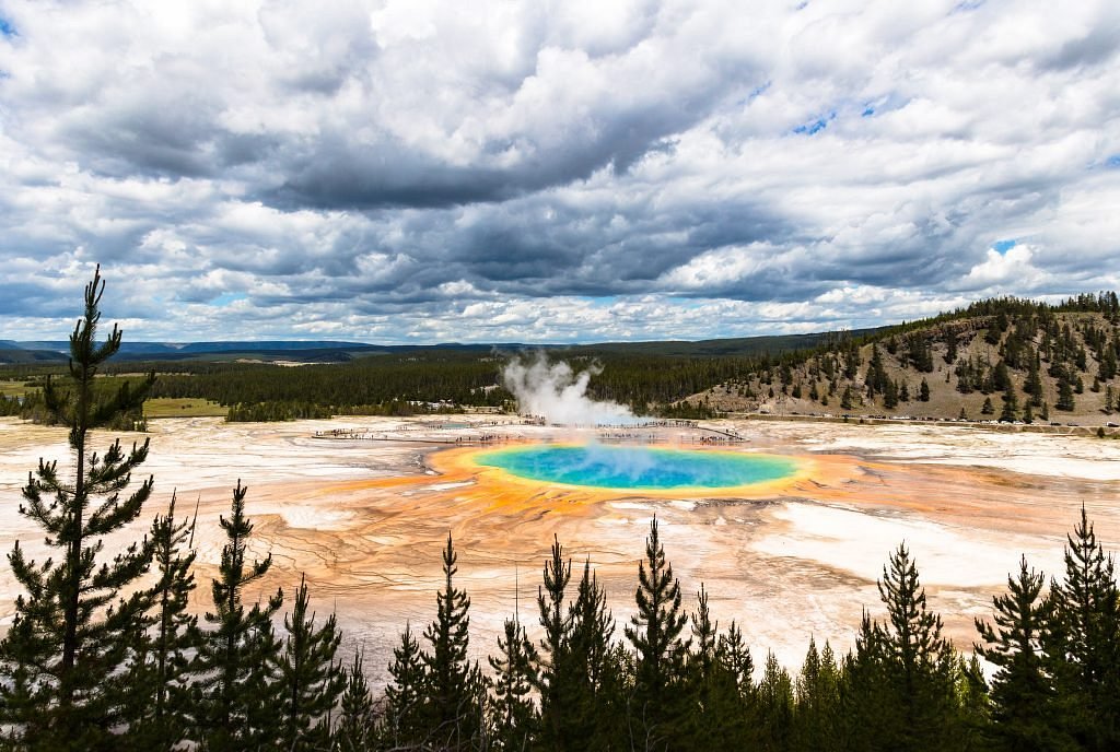 Yellowstone Lodging 101 - Yellowstone Forever