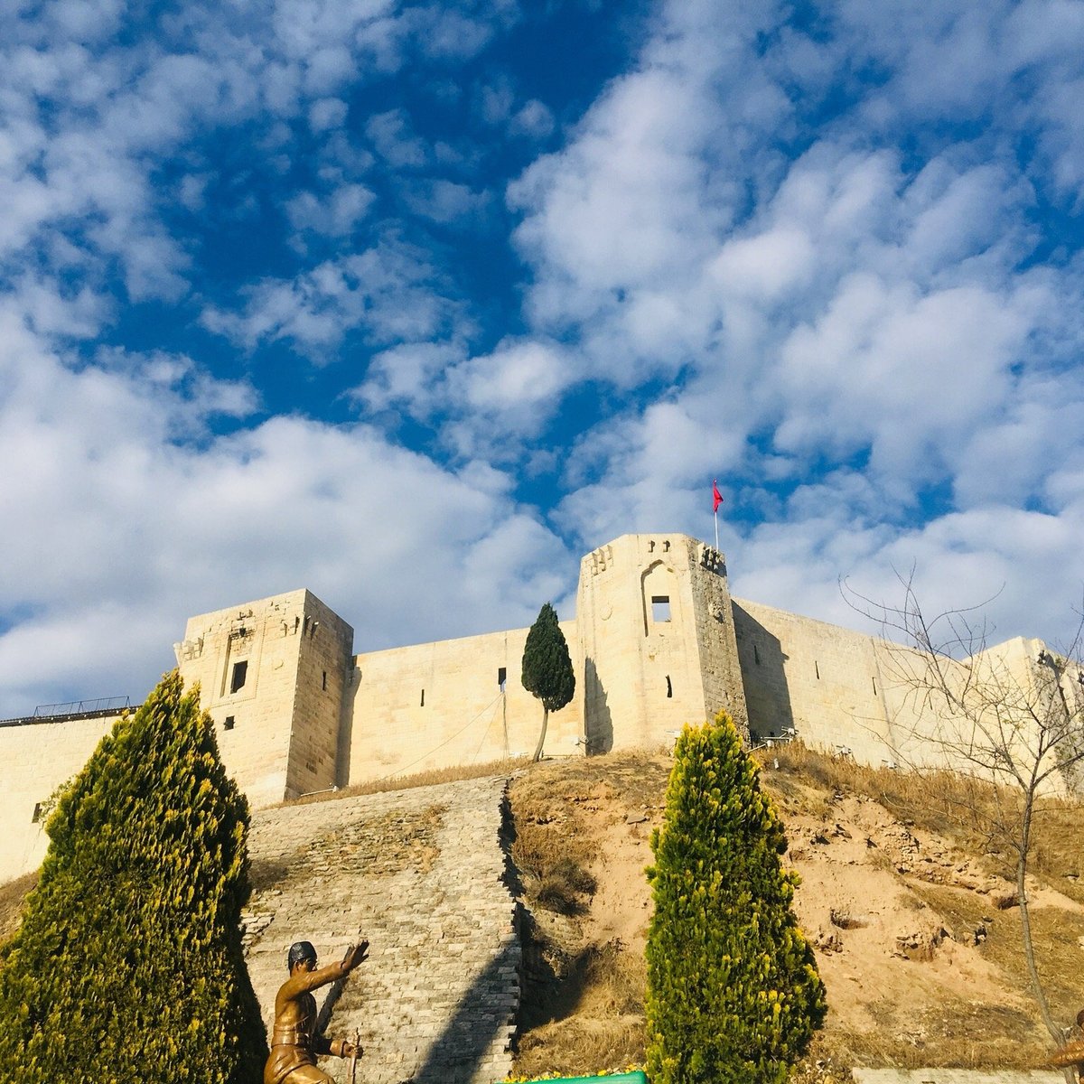 Крепость 2023. Gaziantep Castle Газиантеп. Газиантеп крепость. Gaziantep Castle. Газиантеп достопримечательности.