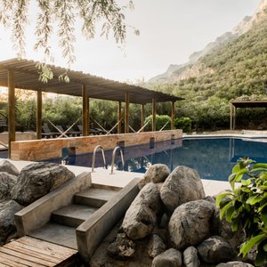 Sumérgete en relajación en nuestra increíble alberca.