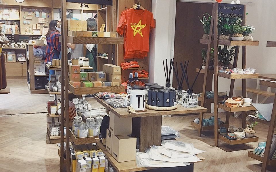 The Craft House Cathedral - Souvenir & Gift Shop - 하노이 - The Craft House Cathedral - Souvenir & Gift Shop의 리뷰... 
