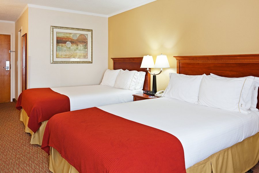 HOLIDAY INN EXPRESS GREENSBORO-WENDOVER $76 ($̶1̶0̶1̶) - Prices & Hotel