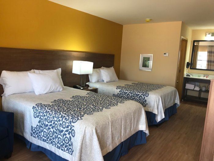 Days Inn by Wyndham Batesville MS Parking: Pictures & Reviews - Tripadvisor