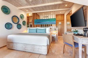 Room & Suite