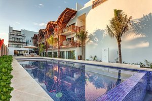 Pool & Beach