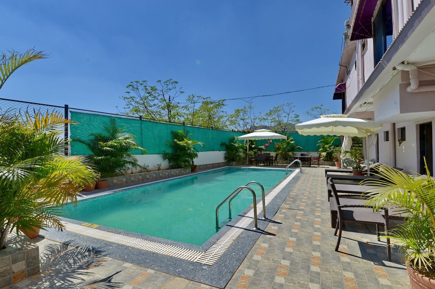 Hotel Golden Berry (아부산) - 호텔 리뷰