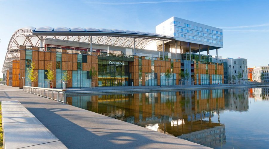 Centre Commercial à proximité (Confluence)