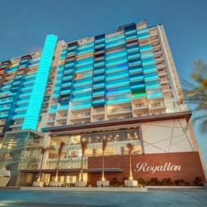 Royalton CHIC Cancun, An Autograph Collection All-Inclusive Resort - Adults Only, hotel in Cancun