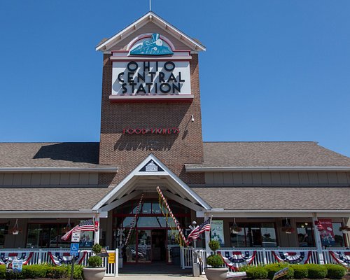 Small for an outlet mall - Review of Aurora Farms Premium Outlets, Aurora,  OH - Tripadvisor