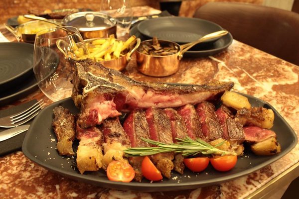 Seis steakhouses para os amantes de carne no Porto