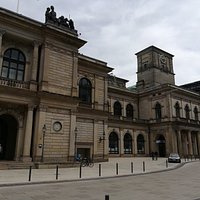 Hamburger Borse - Handelskammer Hamburg на Adolphsplatz,1