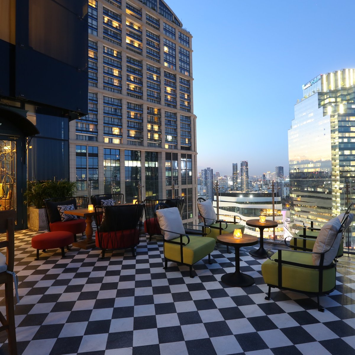 MOJJO Rooftop Lounge & Bar (Bangkok): All You Need to Know