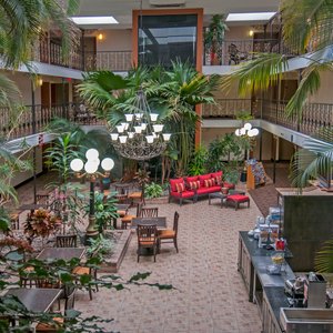 Governors Suites Hotel in Oklahoma City, image may contain: Hotel, Resort, Villa, Garden