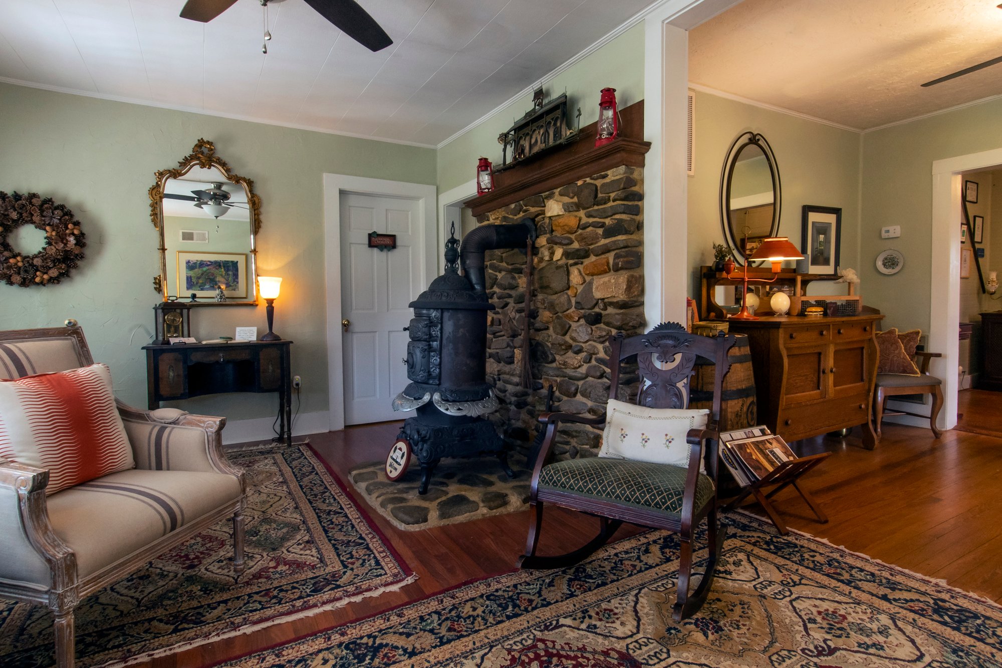 FOLKESTONE INN - Updated 2024 Prices & B&B Reviews (Bryson City, NC)