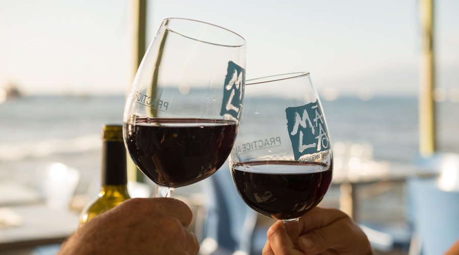 Known for exceptional wines our in-house Somms will help you find the perfect pairing for your Mediterranean aloha cuisine. 