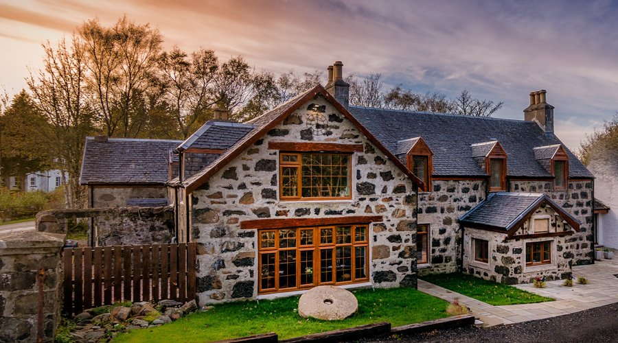 The Historic Edinbane Lodge was constructed in the 16th century.