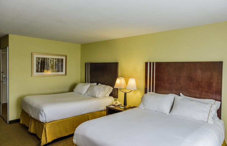 Holiday Inn Express Suites Hamburg 93 1 1 7 Prices Hotel Reviews Ny Tripadvisor