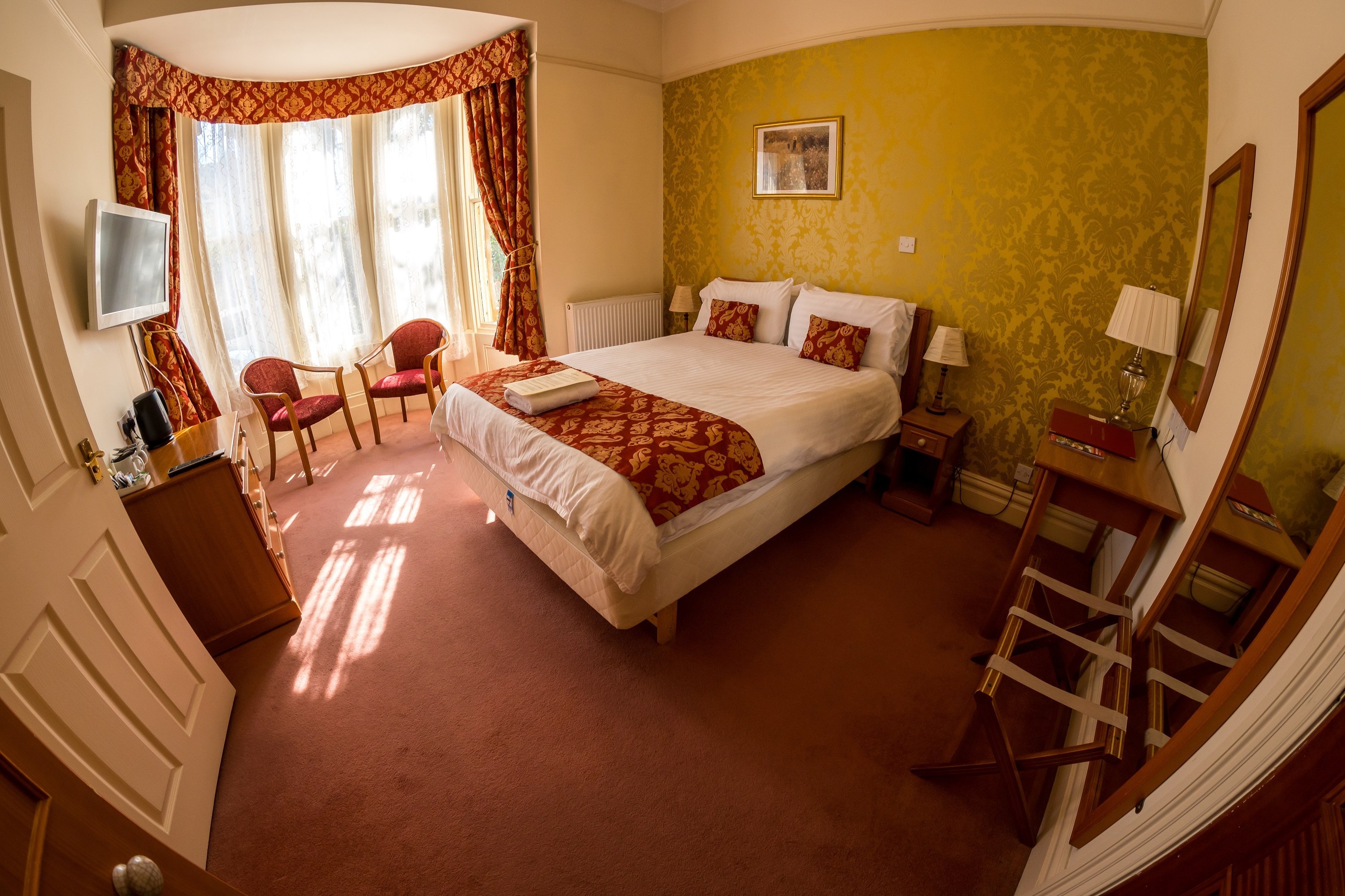 Farnley Tower Guesthouse Rooms: Pictures & Reviews - Tripadvisor