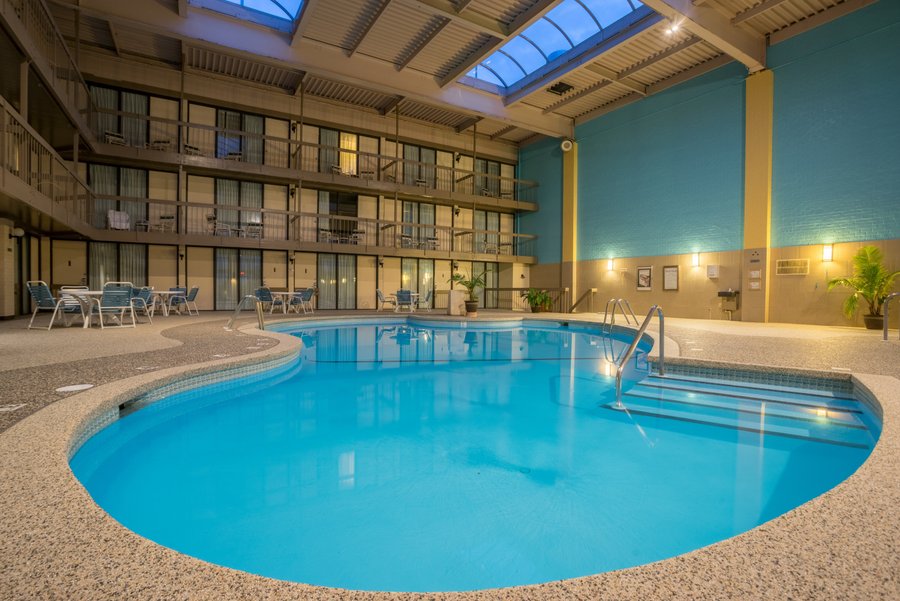 HOLIDAY INN HARRISBURG-HERSHEY $75 ($̶9̶9̶) - Updated 2020 Prices ...