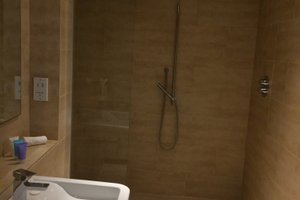 Room & Suite