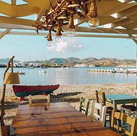 Akrotiri Restaurant with its eye-catching deco and magnificent views to the sea, is promising you a summer full of intriguing flavors! With a creative menu featuring fish and seafood delights, Akrotiri is inviting you to get obsessed by a perfect blend of traditional and modern tastes! Don't miss out on it! 🐟🦐🐙🦀