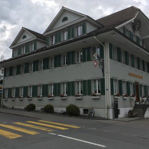 Seiten-Ansicht von der Hauptstrasse her