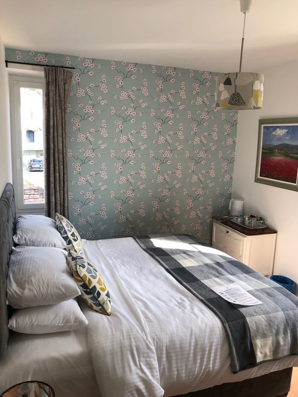 LA PETITE AUBERGE DE CARENNAC - Prices & B&B Reviews (France)