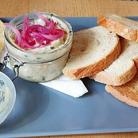 Apetiser - duck fat with onion.