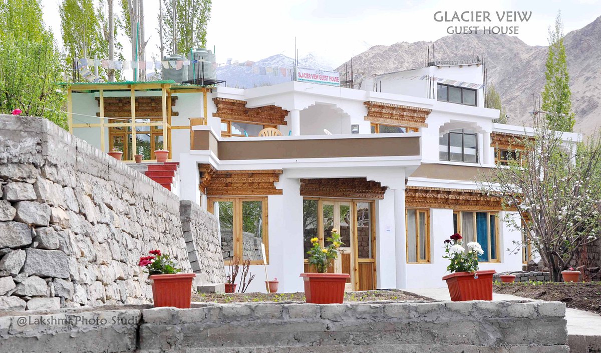 Glacier view guest House, hotel in Leh