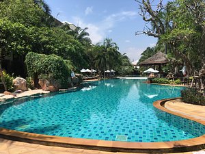 Ravindra Beach Resort & Spa in Na Chom Thian, image may contain: Hotel, Resort, Pool, Swimming Pool