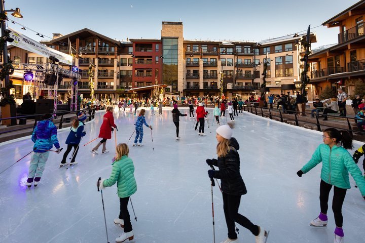 LIMELIGHT HOTEL Snowmass Village CO Tarifs 2024   Ice Rink 