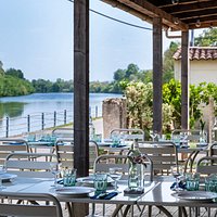 Riverside terrace overlooking the Dordogne
© www.markboltonphotography.co.uk