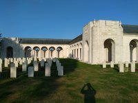 Le Touret Military Cemetery and Memorial (Richebourg) - Tripadvisor