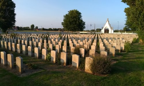 Le Touret Military Cemetery and Memorial (Richebourg) - Tripadvisor