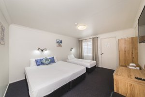 Room & Suite