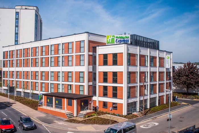 Car Park - Picture of Holiday Inn Cardiff City, An IHG Hotel - Tripadvisor