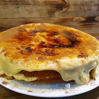 Tarta casera de crema catalana