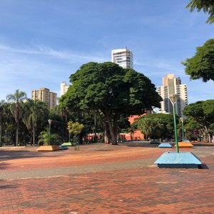 A big tower e brinquedos na Praça Napoleão Moreira da Silva é desativada  dia 13 de janeiro