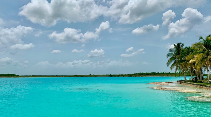 Bacalar 2025: Hogar de la Laguna de los Siete Colores