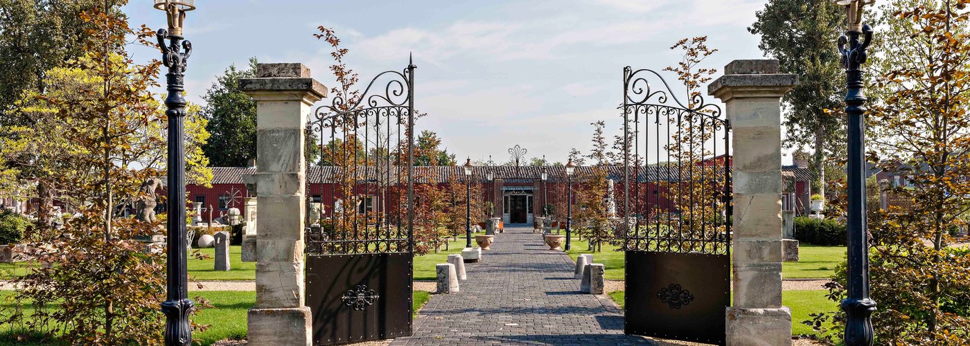 Visit our park garden and discover our full garden and patio assortment!