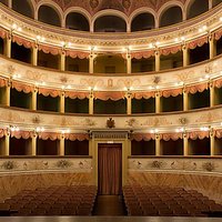 Interno del teatro.