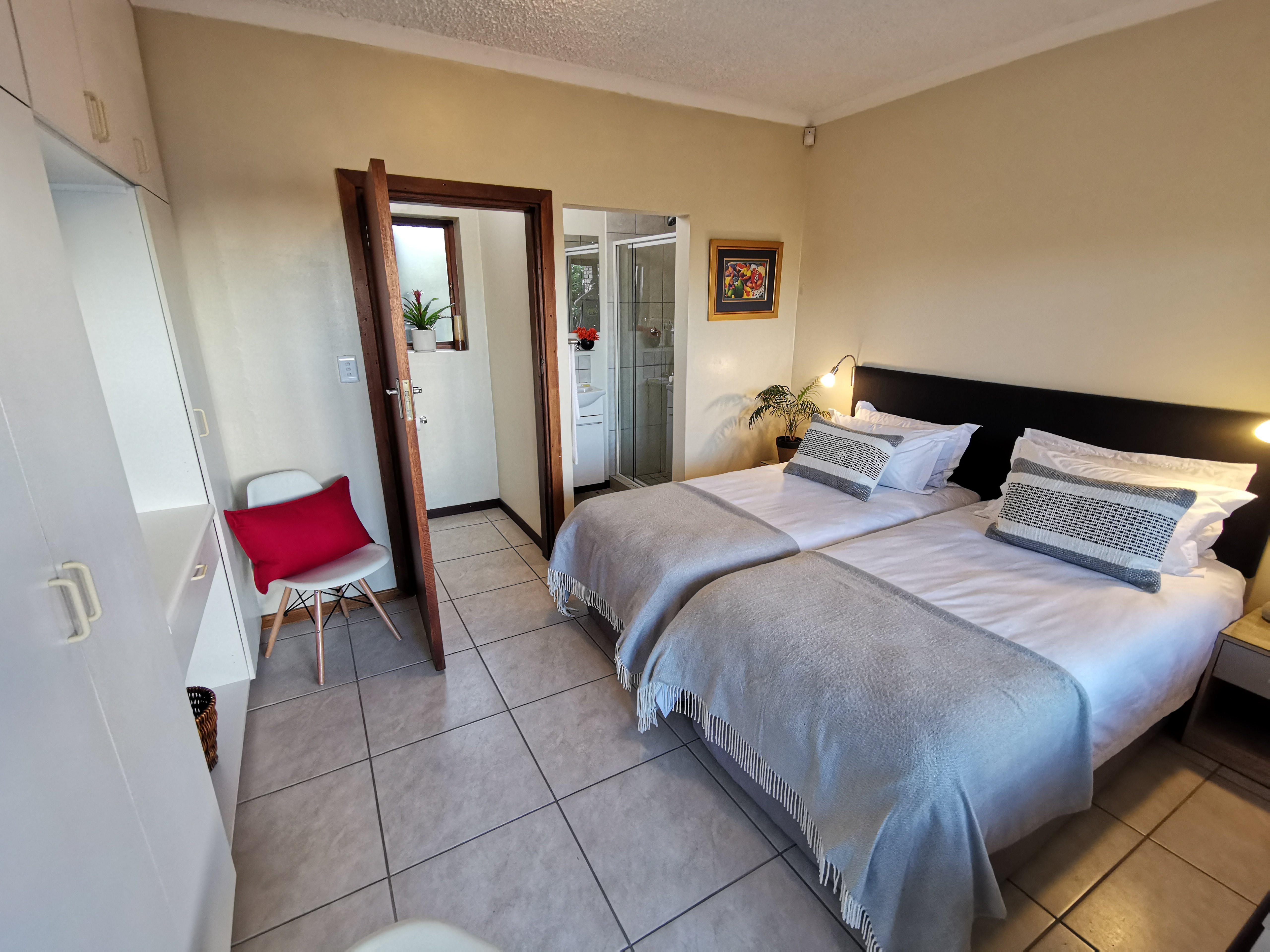 Plett Beacon House Rooms: Pictures & Reviews - Tripadvisor