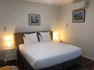 Room & Suite
