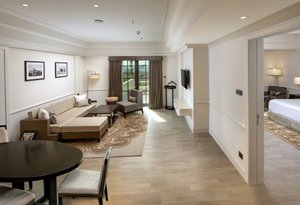 Room & Suite