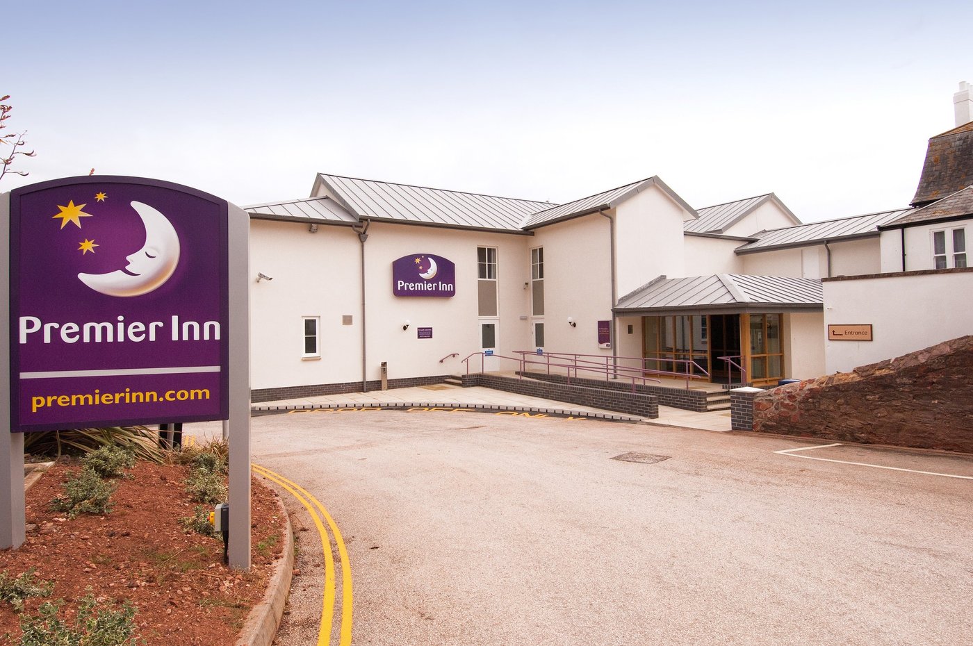 premier-inn-paignton-seafront-goodrington-sands-hotel-paignton-uk