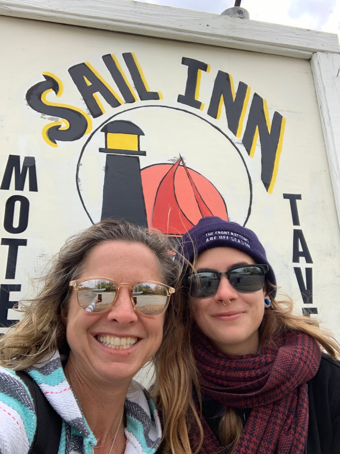 Sail Inn of Montauk Bar or Lounge: Pictures & Reviews - Tripadvisor