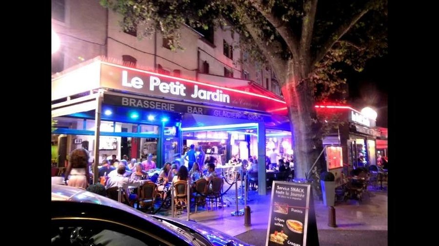 Il fait chaud... on traine sur la terrasse !