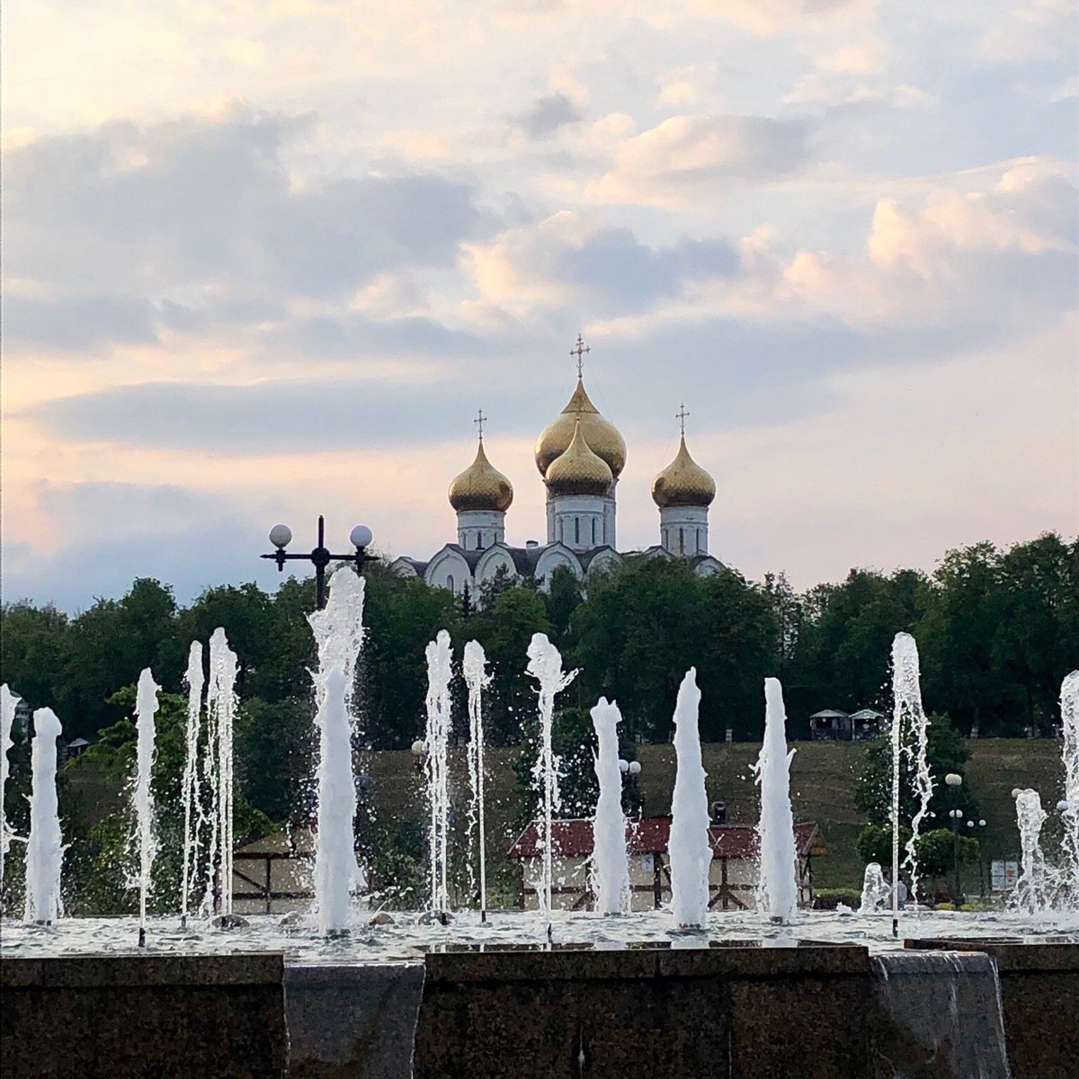 Стрелка в ярославле фото вид сверху