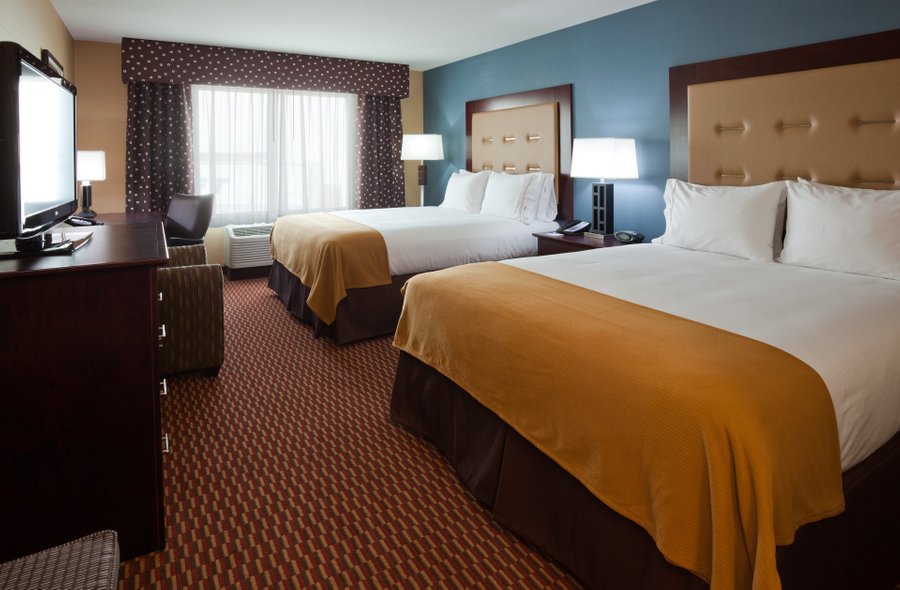 HOLIDAY INN EXPRESS & SUITES HELENA $113 ($̶1̶4̶1̶) - Prices & Hotel ...